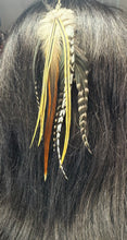 Load image into Gallery viewer, Feather Hair Xtension 1 Barrel Bead (8 Feathers)
