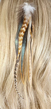 Load image into Gallery viewer, Feather Hair Xtension 8 Barrel Bead (7 Feathers)