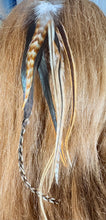 Load image into Gallery viewer, Feather Hair Xtension 8 Barrel Bead (7 Feathers)