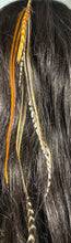 Load image into Gallery viewer, Feather Hair Xtension 10 Natural Bead (9 Feathers)