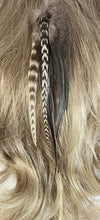 Load image into Gallery viewer, Feather Hair Xtension 14 Barrel Bead (8 Feathers)