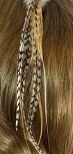 Load image into Gallery viewer, Feather Hair Xtension 24 Barrel Bead (6 Feathers)