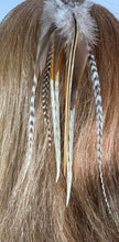 Load image into Gallery viewer, Feather Hair Xtension 30 Barrel Bead (5 Feathers)