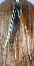 Load image into Gallery viewer, Feather Hair Xtension 38 Carved Natural Bead (7 Feathers)