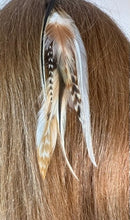 Load image into Gallery viewer, Feather Hair Xtension 49 Seed Beads (7 Feathers)