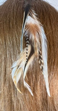 Load image into Gallery viewer, Feather Hair Xtension 49 Seed Beads (7 Feathers)