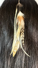 Load image into Gallery viewer, Feather Hair Xtension 49 Seed Beads (7 Feathers)