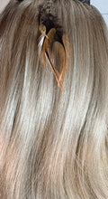Load image into Gallery viewer, Feather Hair Xtension 56 (4 Feathers)