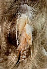 Load image into Gallery viewer, Feather Hair Xtension 67 Seed Beads (7 Feathers)
