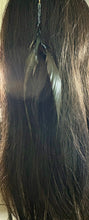 Load image into Gallery viewer, Feather Hair Xtension 73 Seed Beads (4 Feathers)