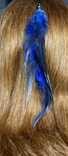 Load image into Gallery viewer, Feather Hair Xtension 76 Gemstone Crystal Chained (5 Feathers)