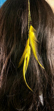 Load image into Gallery viewer, Feather Hair Xtension 77 Chained Seed Beads (5 Feathers)