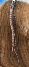 Load image into Gallery viewer, Feather Hair Xtension 84 Natural Beads Crystals Chained (4 Feathers)