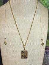 Load image into Gallery viewer, Orgonic POWER BAND-IT Gold Tone Chain Hand Crafted Reversible Orgonic Window Magnetic Crystal Coils