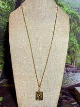 Load image into Gallery viewer, Orgonic POWER BAND-IT Gold Tone Chain Hand Crafted Reversible Orgonic Window Magnetic Crystal Coils