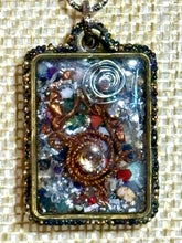 Load image into Gallery viewer, Orgonic POWER BAND-IT Gold Tone Chain Hand Crafted Reversible Orgonic Window Magnetic Crystal Coils Infinity