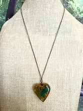 Load image into Gallery viewer, Orgonic POWER BAND-IT Bronze Chain Hand Crafted Reversible Orgonic Heart Magnetic Crystal Coils
