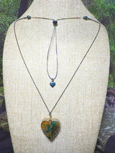 Load image into Gallery viewer, Orgonic POWER BAND-IT Rainbow Stainless Chain Hand Crafted Reversible Orgonic Heart Magnetic Crystal Coils