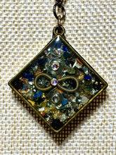 Load image into Gallery viewer, Orgonic POWER BAND-IT Bronze Chain Hand Crafted Reversible Orgonic Infinity Diamond Magnetic Crystal Coils