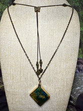 Load image into Gallery viewer, Orgonic POWER BAND-IT Bronze Chain Hand Crafted Reversible Orgonic Infinity Diamond Magnetic Crystal Coils