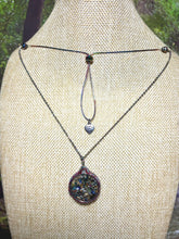 Load image into Gallery viewer, Orgonic POWER BAND-IT Rainbow Stainless Chain Hand Crafted Reversible Orgonic Sphere Magnetic Crystal Coils