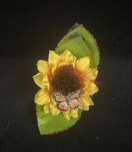 Load image into Gallery viewer, CLIP-IT Faux Flower SCLFF3 Golden Sunflower Butterfly