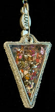 Load image into Gallery viewer, Ultra Orgonic Pinpoint Magnetic Crystallized Points &quot;LOVE Triangle&quot;