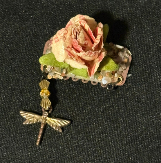 CLIP-IT Charming Attachment Peachy Flower Gemstone Setting & Dragonfly