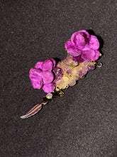 Load image into Gallery viewer, CLIP-IT Charming Attachment Cheery Pink RoseBuds Gemstone Setting &amp; Colorful Feather