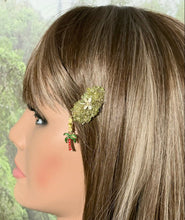 Load image into Gallery viewer, CLIP-IT Charming Attachment Dragonfly Gemstone Setting &amp; Palm Tree