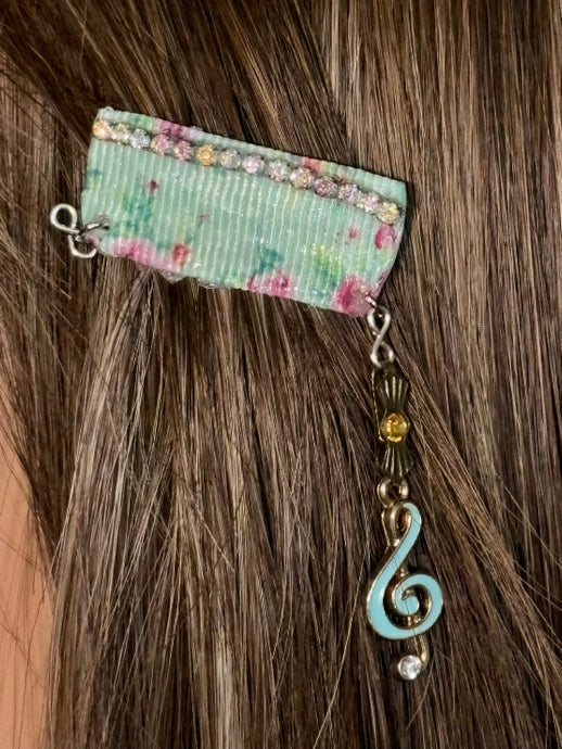 CLIP-IT Charming Attachment Pink Flowers on Green Tiny Rhinestone Trim & Crystal Musical Sign