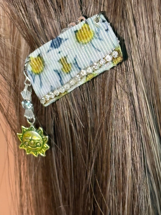 CLIP-IT Charming Attachment Yellow Gold Abstract Tiny Rhinestone Trim & Smiling Sun