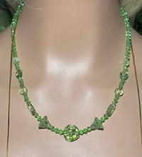 Load image into Gallery viewer, Personal POWER BAND-IT Green Sculpted Glass Bead Array Flowers